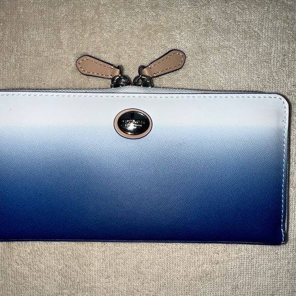Coach Peyton Accordian Dual Zipper Wallet - F51382 - Picture 1 of 11